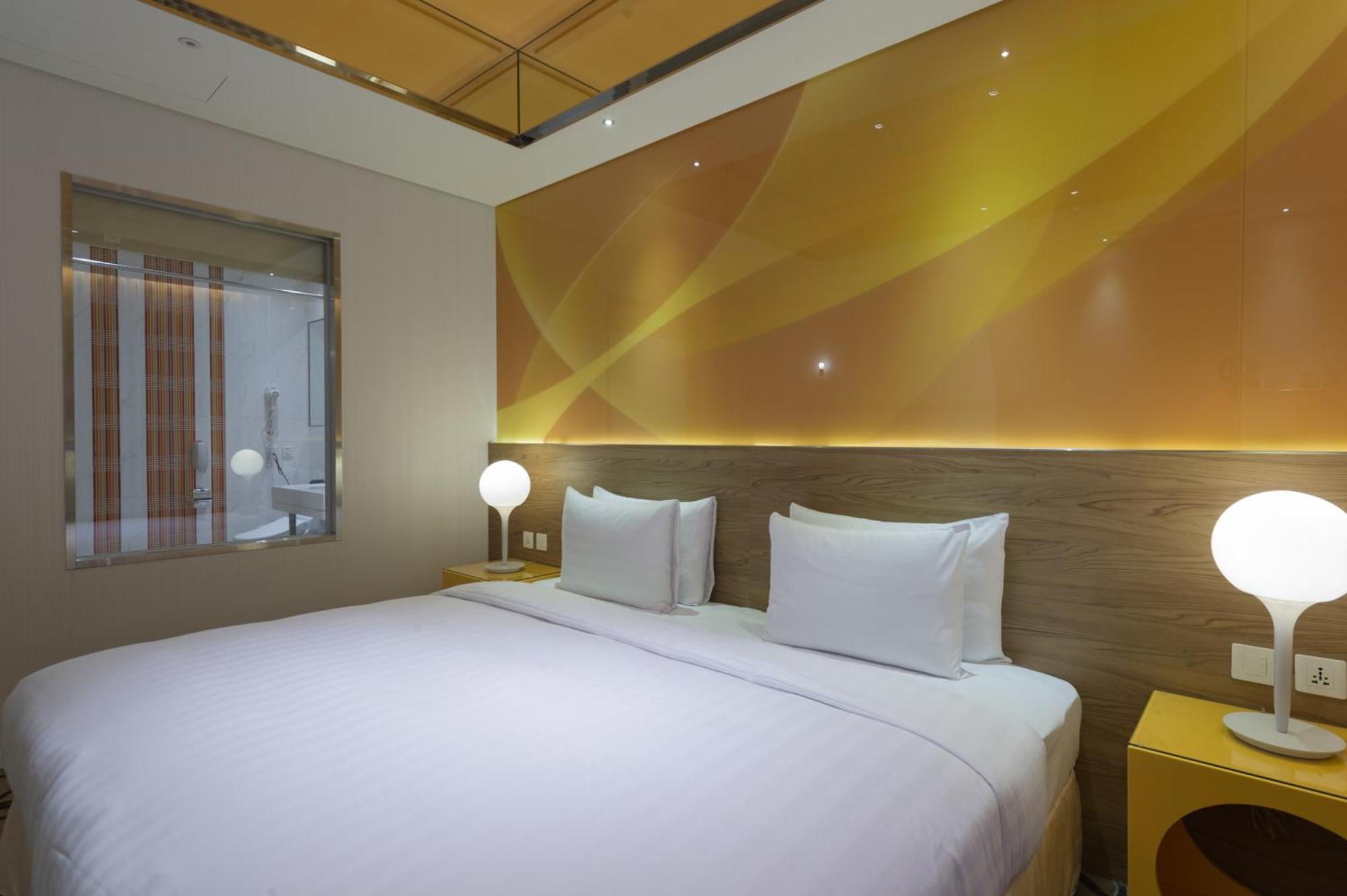 Green World Hotel - Zhonghua Taipei Room photo