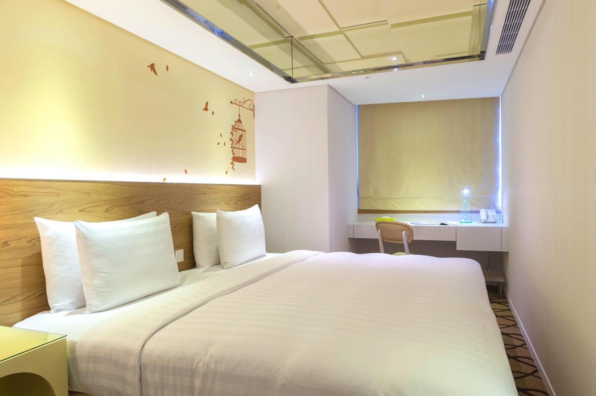 Green World Hotel - Zhonghua Taipei Room photo